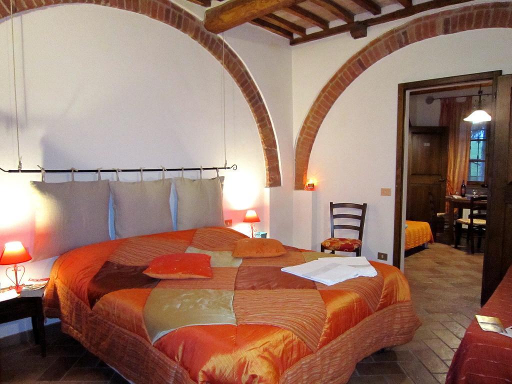 B&B Le Logge Di Sopra Asciano Exteriör bild