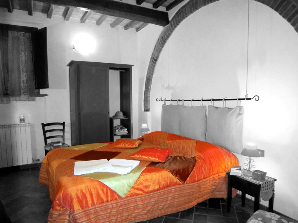 B&B Le Logge Di Sopra Asciano Exteriör bild