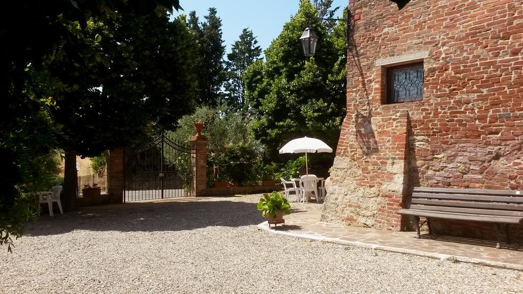 B&B Le Logge Di Sopra Asciano Exteriör bild